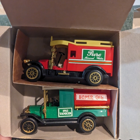 Classic Trucks 1910-1918 Toys - Picture 6 of 13